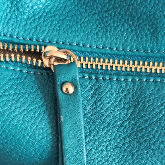 Isaac Mizrahi Turquoise and Tan Shoulder Bag - Picture 5 of 11